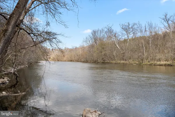 $612,000 | 74 Manor Drive, Edinburg, VA 22824