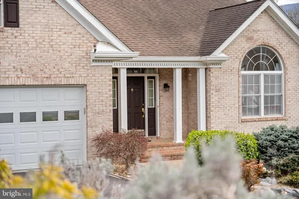 $612,000 | 74 Manor Drive, Edinburg, VA 22824