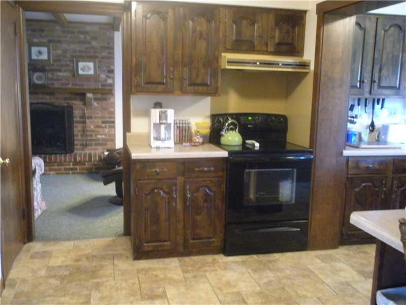 218 Ridgeview Drive Venetia, PA 15367 - Photo 2 of 16 Kitchen. Soup or souffl ... cooking is not dull or routine in this spacious beauty.