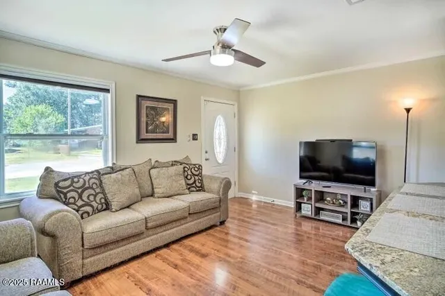 $97,500 | 122 North Richelieu Circle, New Iberia, LA 70560