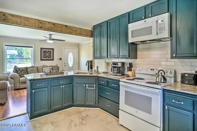 $97,500 | 122 North Richelieu Circle, New Iberia, LA 70560