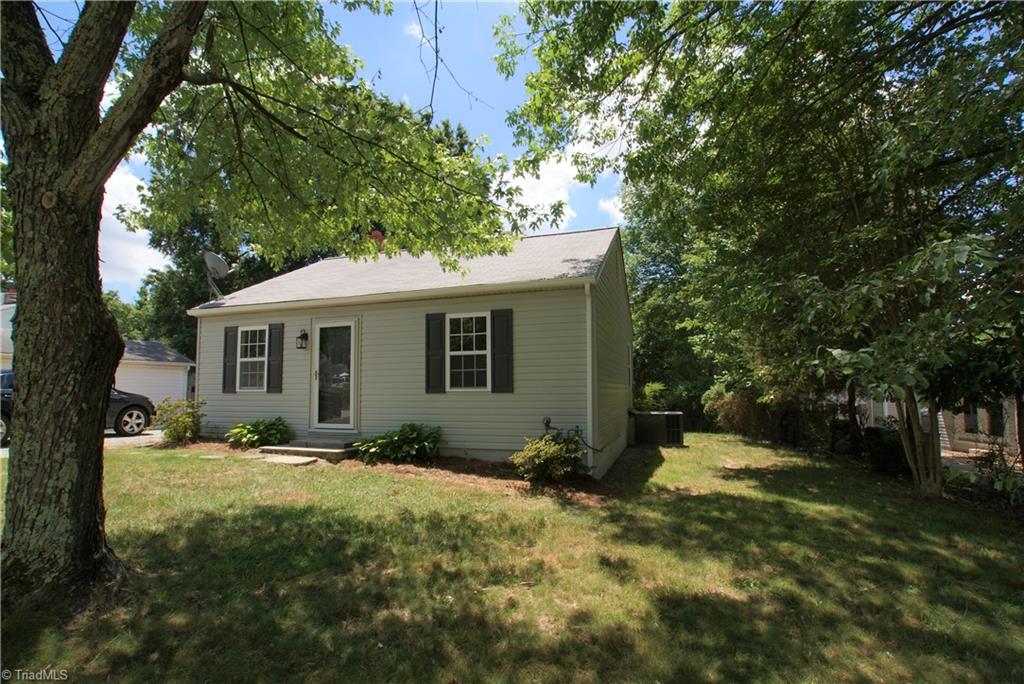 1116 Countryside Drive High Point, NC 27265 - Photo 2 of 17 Gallery Image 2