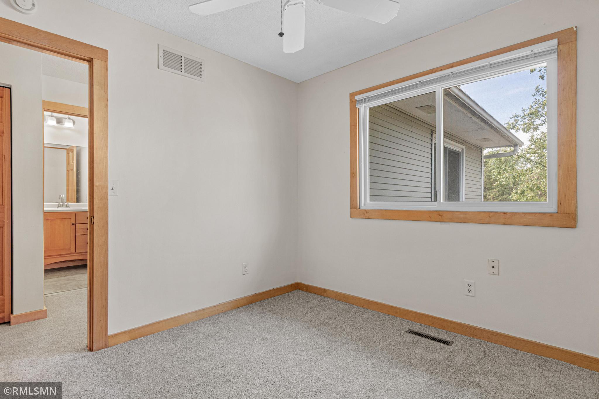 7688 Dunmore Road Woodbury, MN 55125 - Photo 18 of 34 Gallery Image 18