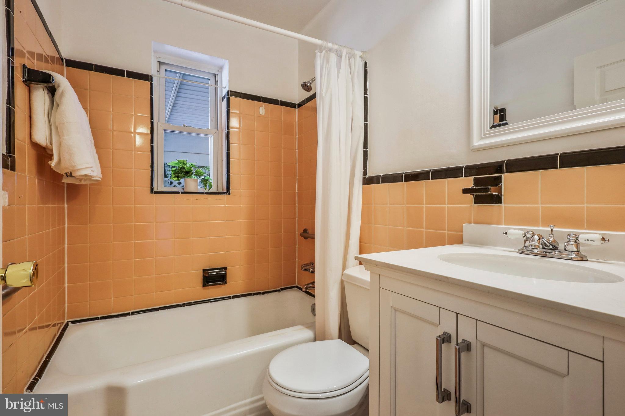 6006 Frederick Street Springfield, VA 22150 - Photo 24 of 38 Bath