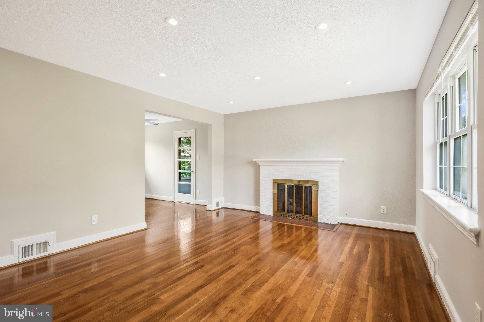6006 Frederick Street Springfield, VA 22150 - Photo 5 of 38 Gleaming hardwood floors