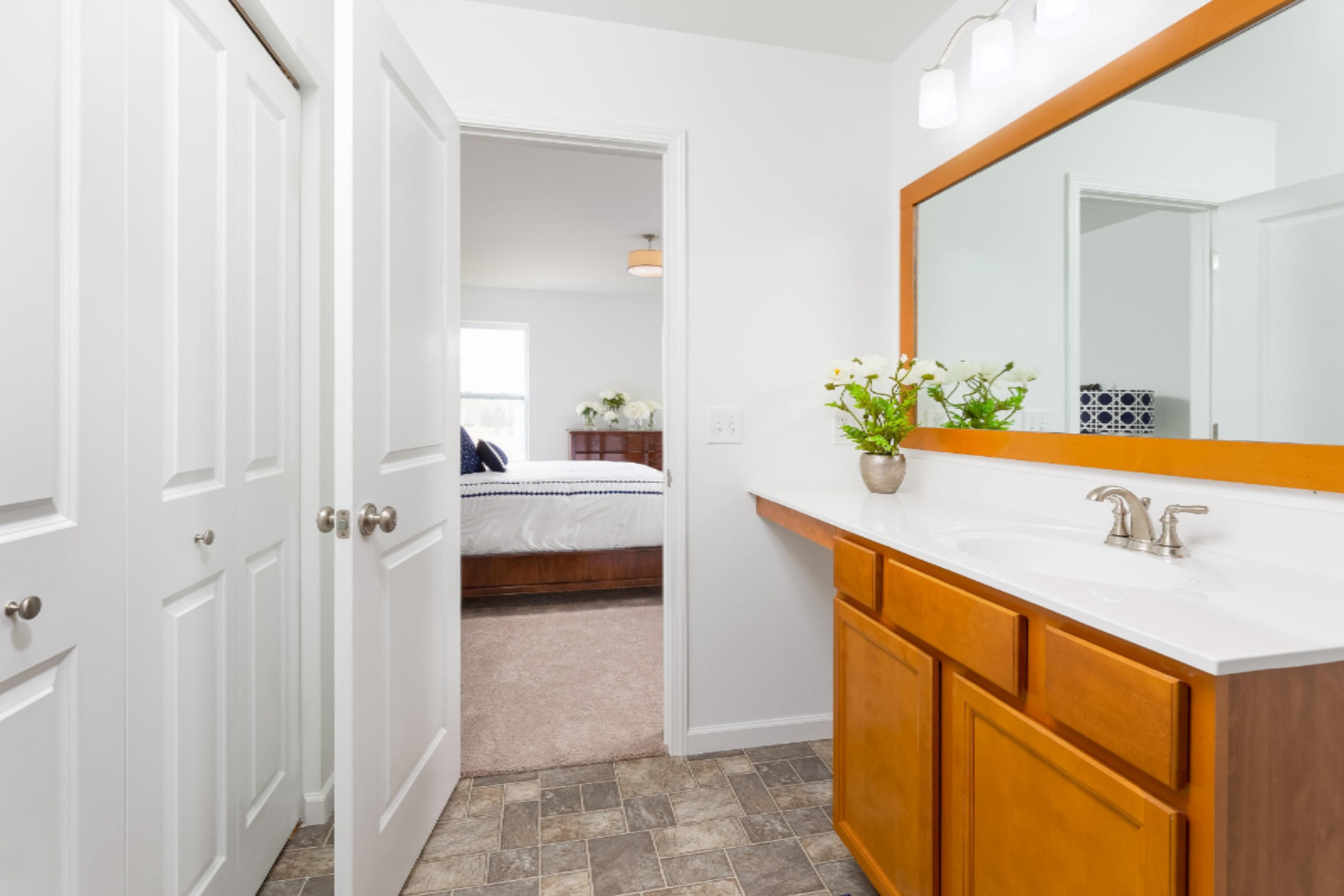 14798 Portage Road Vicksburg, MI 49097 - Photo 17 of 24 MasterBath TSP077-E2070-Staged-28