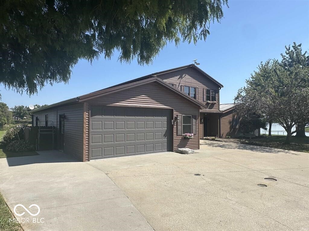 12349 Scenic Circle Loogootee, IN 47553 - Photo 3 of 36