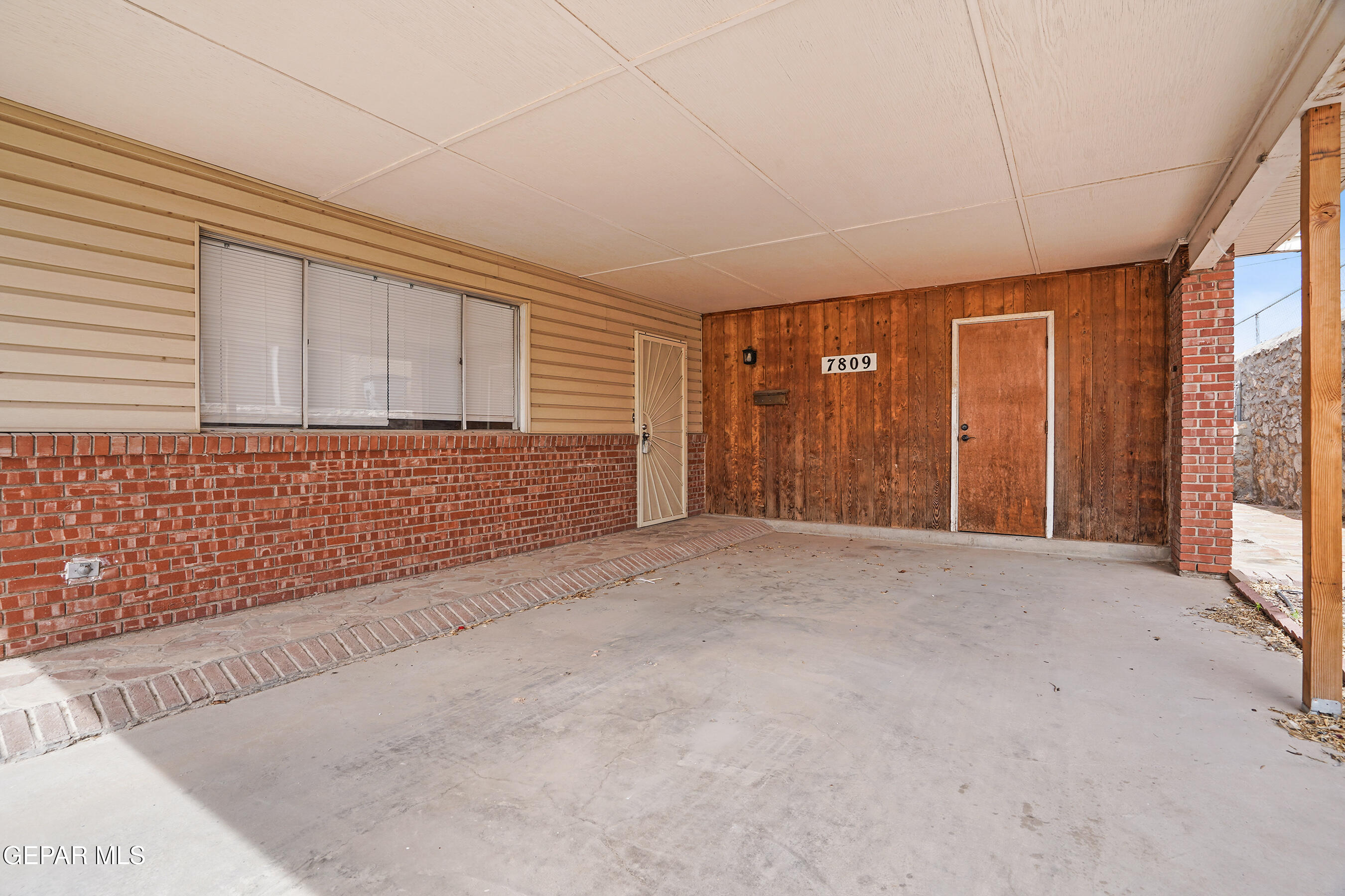 7809 Hemlock Street El Paso, TX 79925 - Photo 4 of 32 a view of an empty room with a window