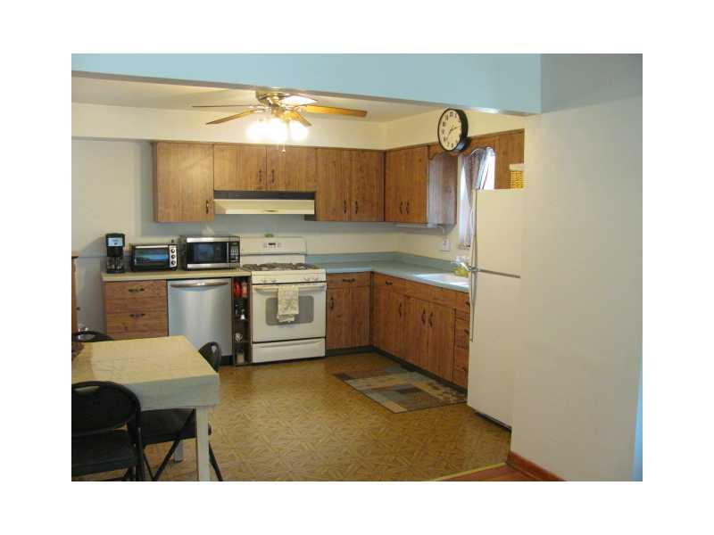 453 Gass Road Wexford, PA 15090 - Photo 4 of 9 Kitchen.