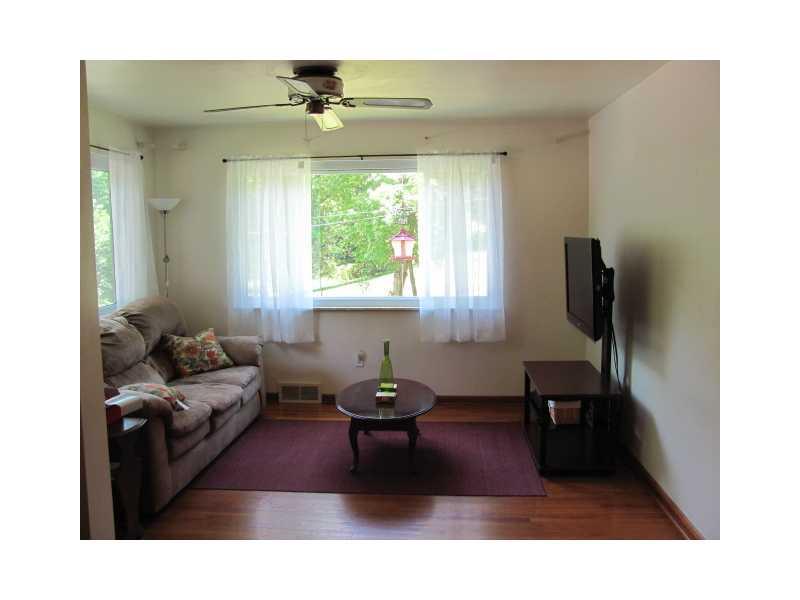 453 Gass Road Wexford, PA 15090 - Photo 5 of 9 Living Room.
