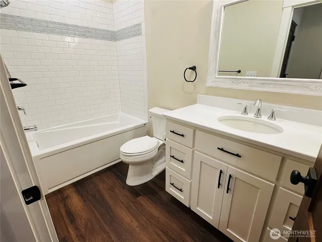 $595,000 | 21 East Eastwood Lane, Union, WA 98592