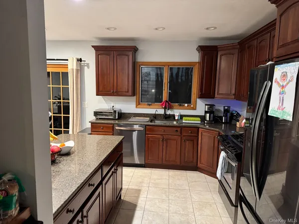 $5,000 | 48 Jefferson Road, Farmingdale, NY 11735