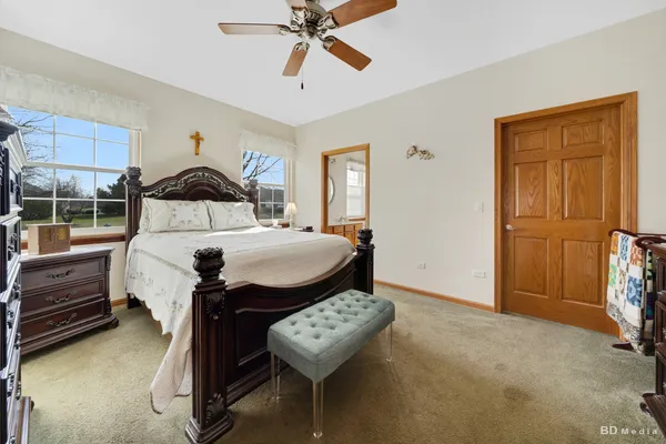 $329,000 | 21400 Mays Lake Drive, Crest Hill, IL 60403