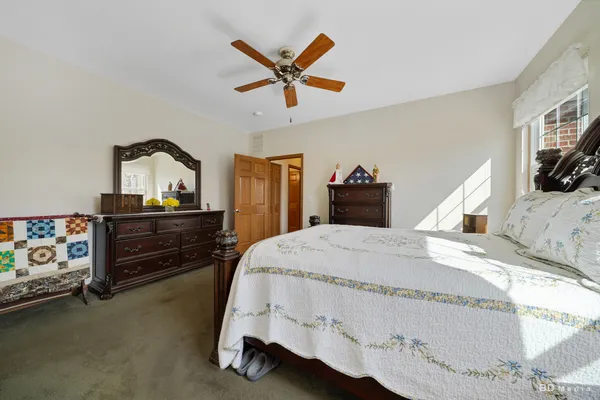 $329,000 | 21400 Mays Lake Drive, Crest Hill, IL 60403