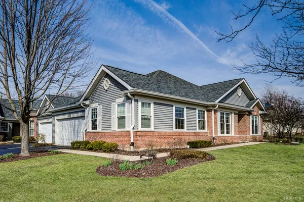$329,000 | 21400 Mays Lake Drive, Crest Hill, IL 60403