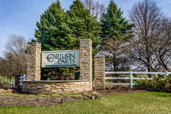 $329,000 | 21400 Mays Lake Drive, Crest Hill, IL 60403