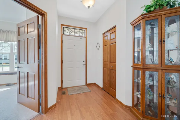 $329,000 | 21400 Mays Lake Drive, Crest Hill, IL 60403