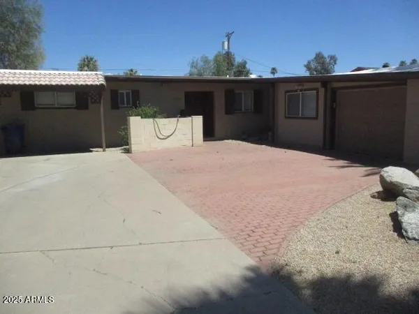 $2,200 | 2021 South La Rosa Drive, Tempe, AZ 85282