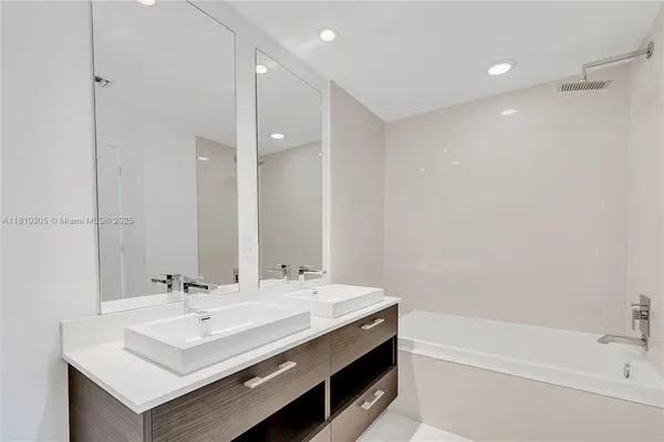 $590,000 | 45 Southwest 9th Street, Unit 2105, Miami, FL 33130