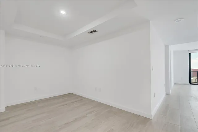 $599,000 | 45 Southwest 9th Street, Unit 2105, Miami, FL 33130