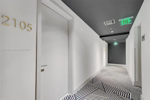$599,000 | 45 Southwest 9th Street, Unit 2105, Miami, FL 33130