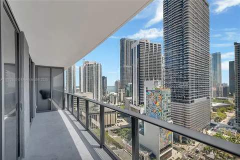 $609,000 | 45 Southwest 9th Street, Unit 2105, Miami, FL 33130