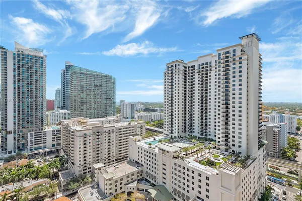 $590,000 | 45 Southwest 9th Street, Unit 2105, Miami, FL 33130