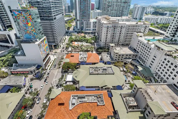 $590,000 | 45 Southwest 9th Street, Unit 2105, Miami, FL 33130