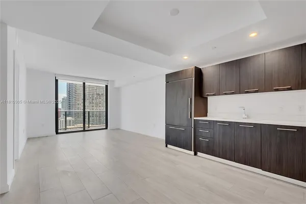 $590,000 | 45 Southwest 9th Street, Unit 2105, Miami, FL 33130