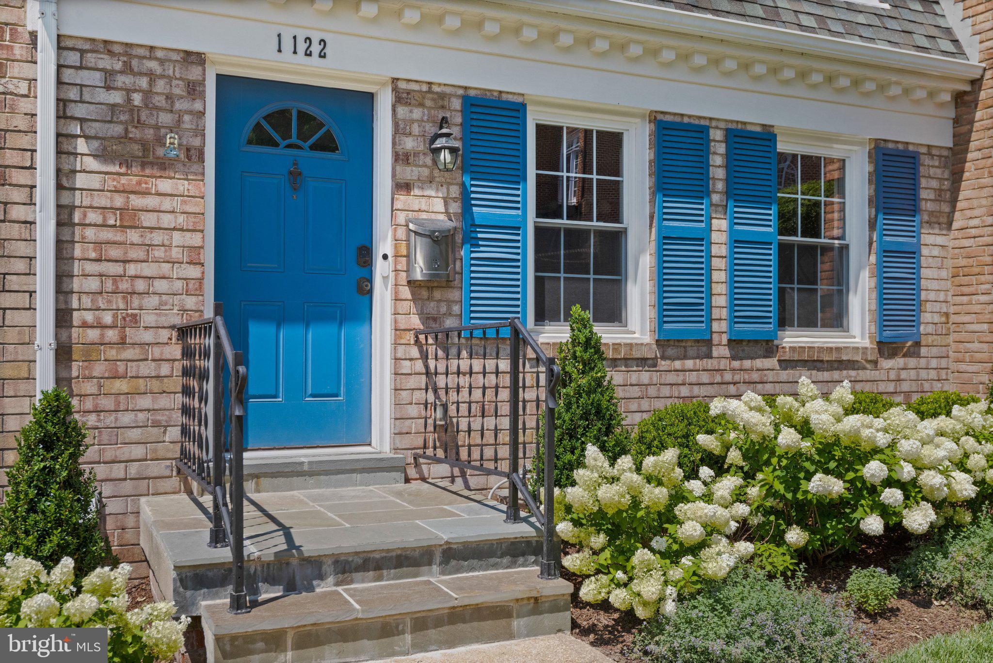 1122 Kensington Road McLean, VA 22101 - Photo 3 of 37 Gallery Image 3