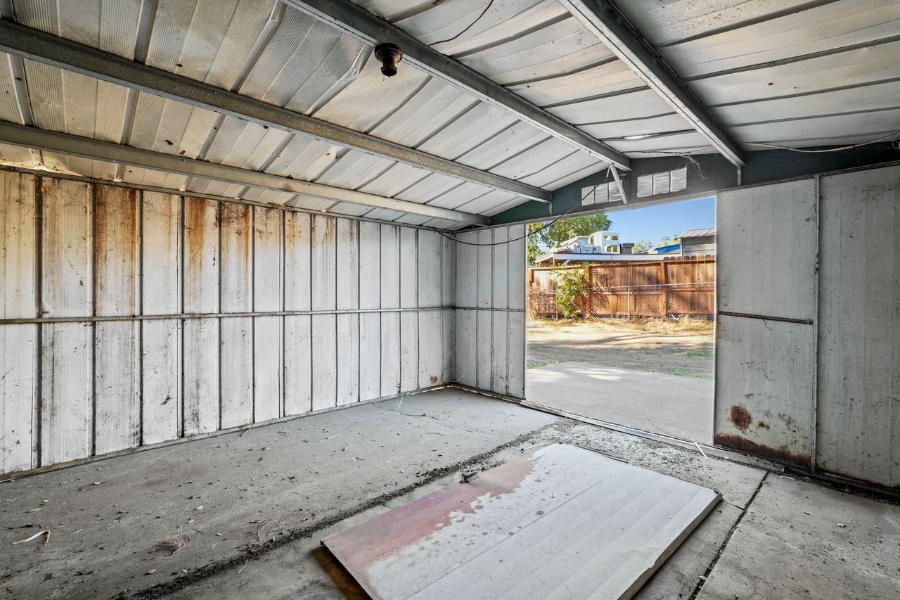 3331 Taylor Road Loomis, CA 95650 - Photo 39 of 97 a view of a garage