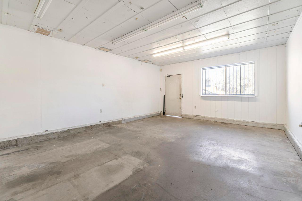 3331 Taylor Road Loomis, CA 95650 - Photo 45 of 97 an empty room with a windows