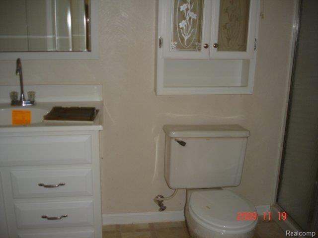 2325 West Maple Road Birmingham, MI 48009 - Photo 15 of 16 2ND BATH