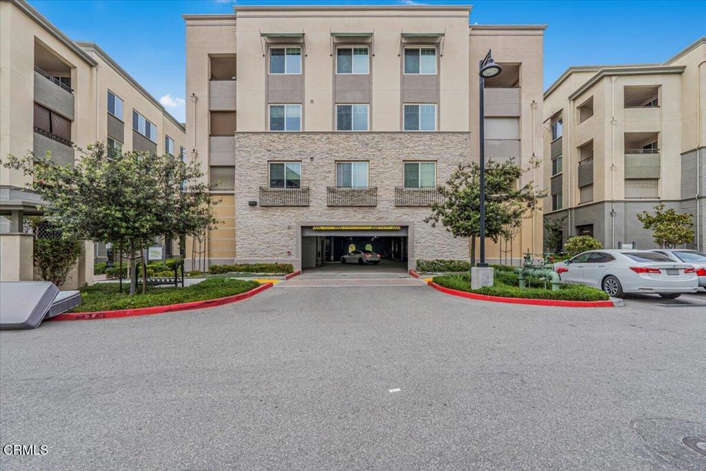 2830 Wagon Wheel Road, Unit 304 Oxnard, CA 93036 - Photo 36 of 45 a view of building with traffic signal lights