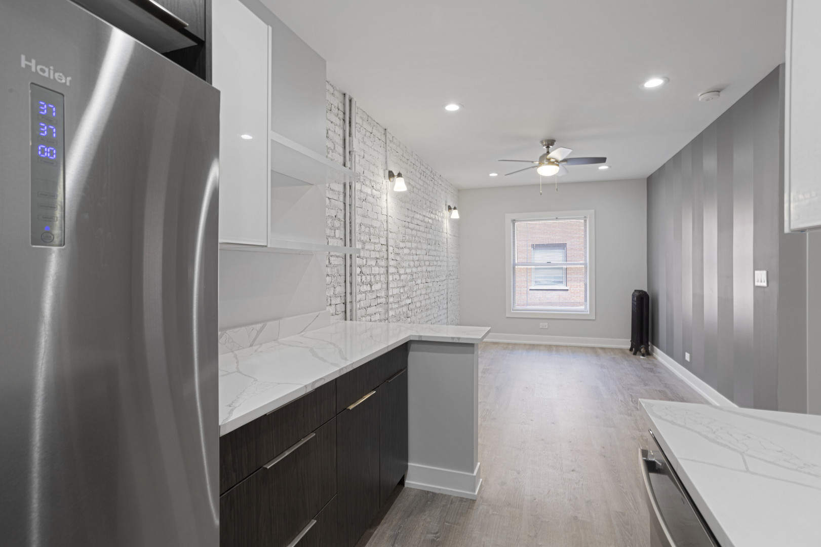 1708 West Juneway Terrace, Unit 2J Chicago, IL 60626 - Photo 2 of 13