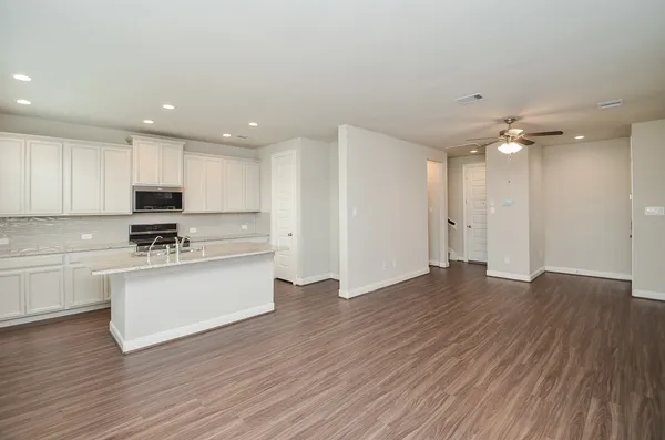 $2,550 | 9821 Prairie Garden Lane, Houston, TX 77080