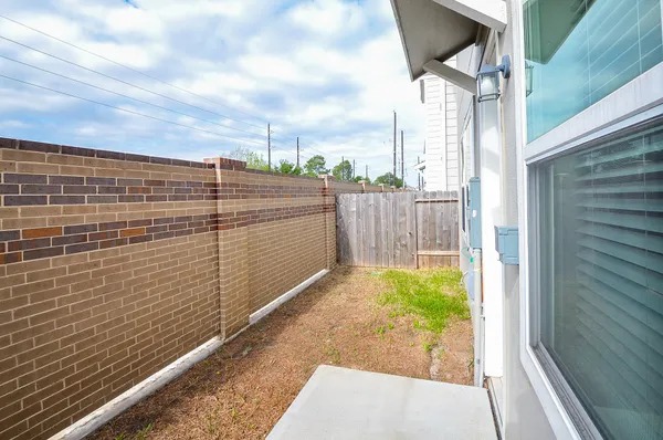 $2,550 | 9821 Prairie Garden Lane, Houston, TX 77080