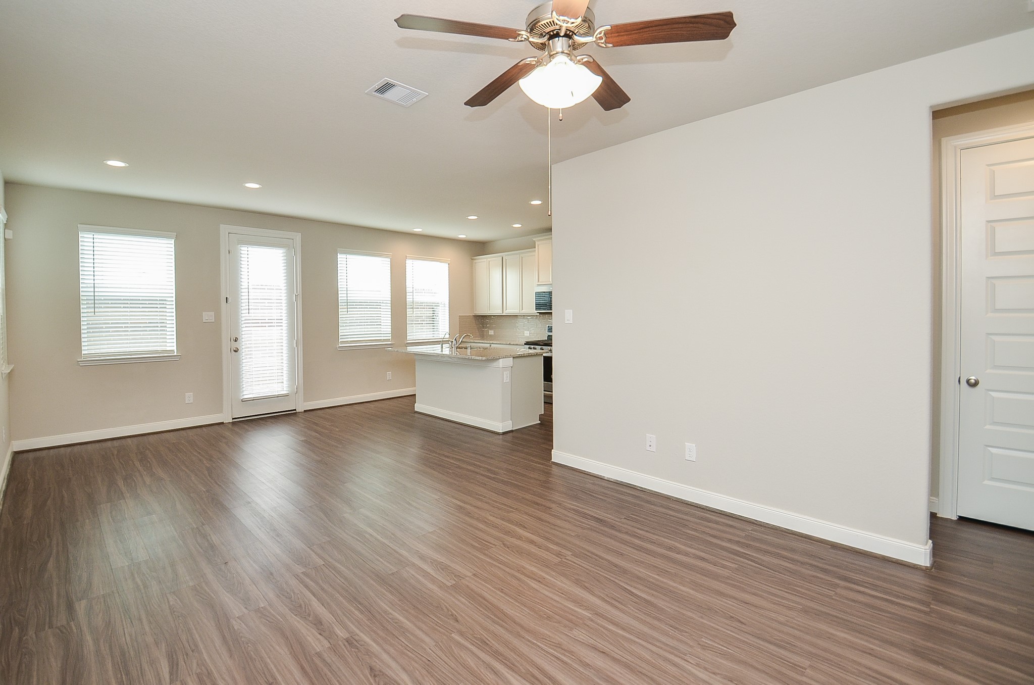 9821 Prairie Garden Lane Houston, TX 77080 - Photo 8 of 38