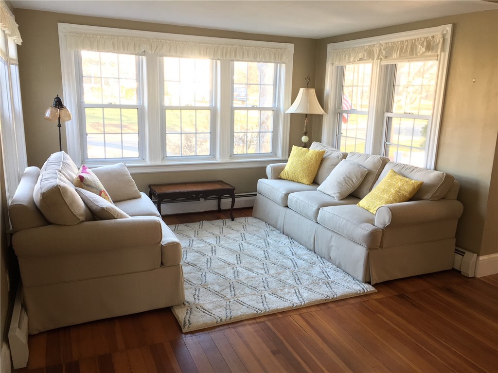 124 Beach Road Bristol, RI 02809 - Photo 3 of 20