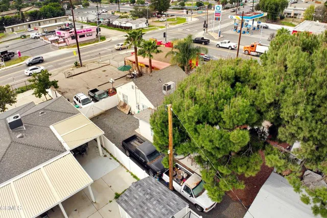 an aerial view of a yard
