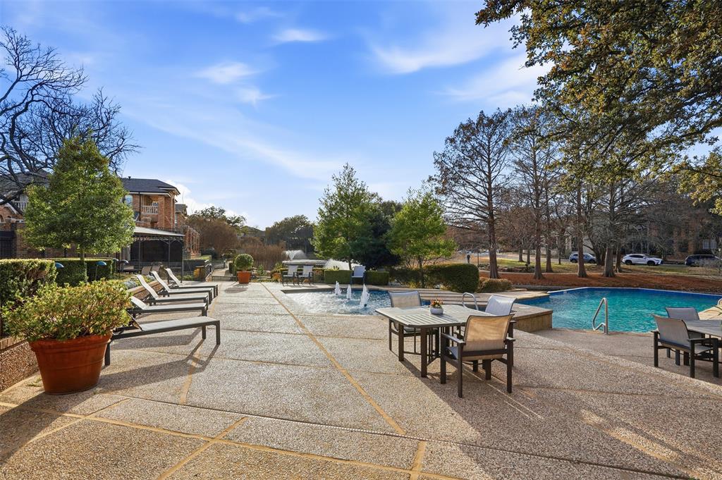 2 Parliament Place Dallas, TX 75225 - Photo 34 of 40