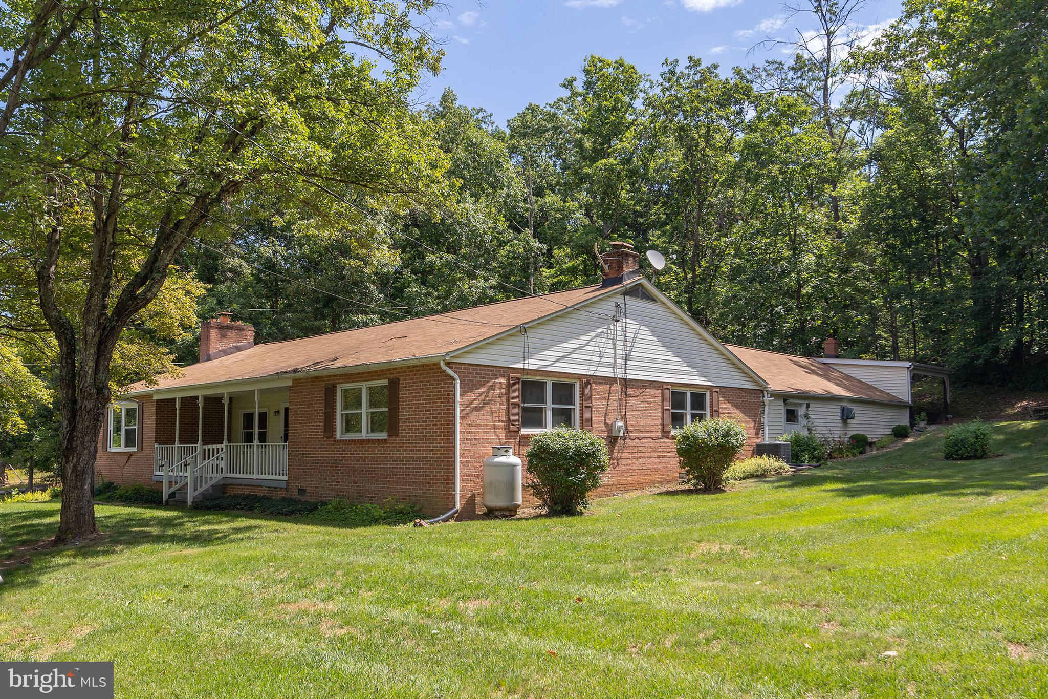 820 Cedar Grove Road Winchester, VA 22603 - Photo 3 of 41 Gallery Image 3