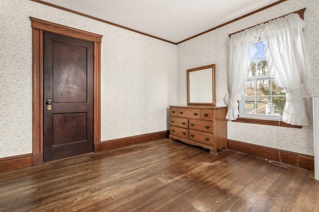 78 Ashcroft Road Medford, MA 02155 - Photo 24 of 34 an empty room with windows and closet