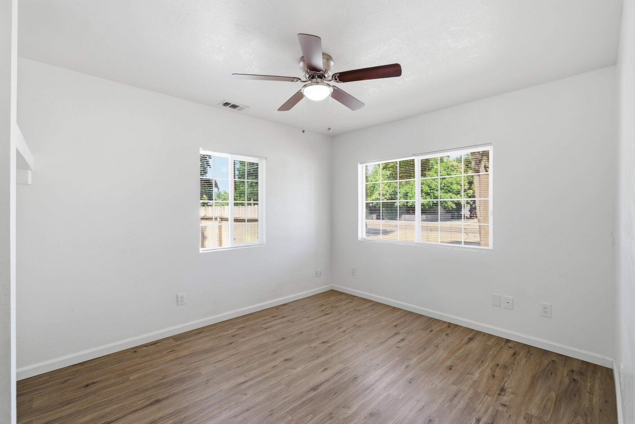 723 South Locust Street Visalia, CA 93277 - Photo 18 of 27