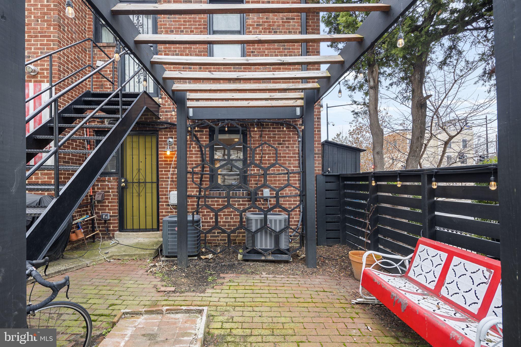 131 17th Street Southeast, Unit 1 Washington, DC 20003 - Photo 16 of 17 Perfect location