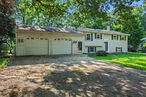 $299,500 | 1705 South Shore Drive, Portage, MI 49002