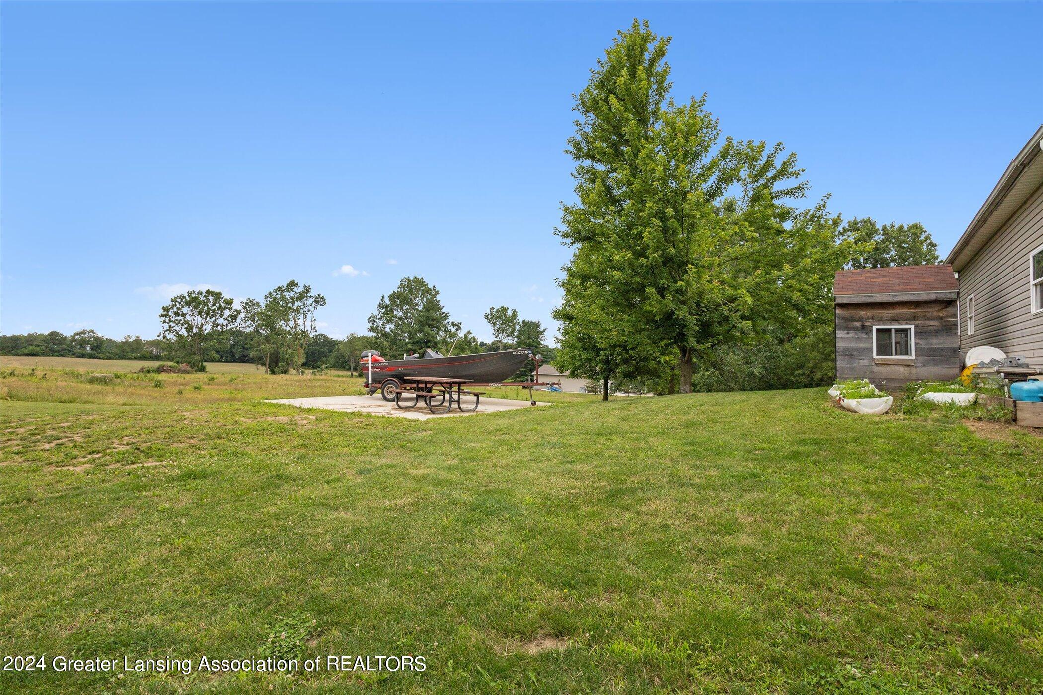 8920 Clintonia Road Portland, MI 48875 - Photo 4 of 23 36-8920-Clintonia-Rd-Portland-MI-48875-W