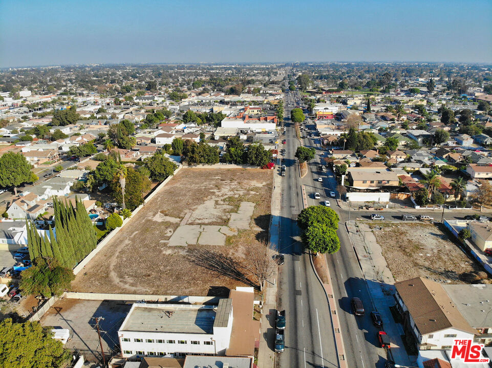 1005 Rosecrans Avenue Compton, CA 90221 - Photo 11 of 15 an aerial view of residential houses with outdoor space
