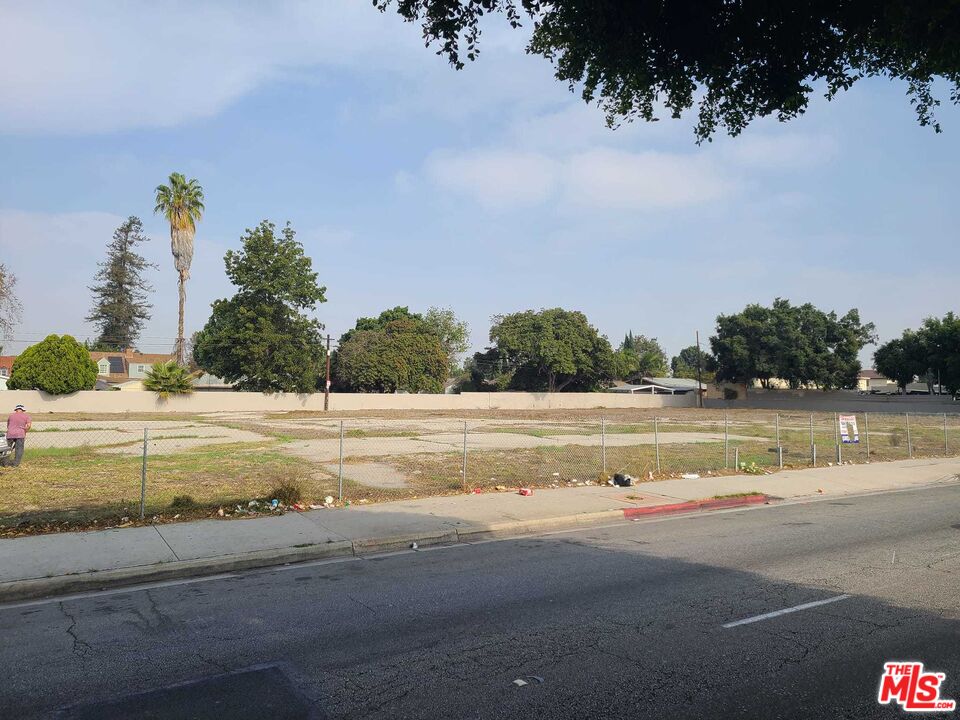 1005 Rosecrans Avenue Compton, CA 90221 - Photo 2 of 15 a view of lake and mountain view