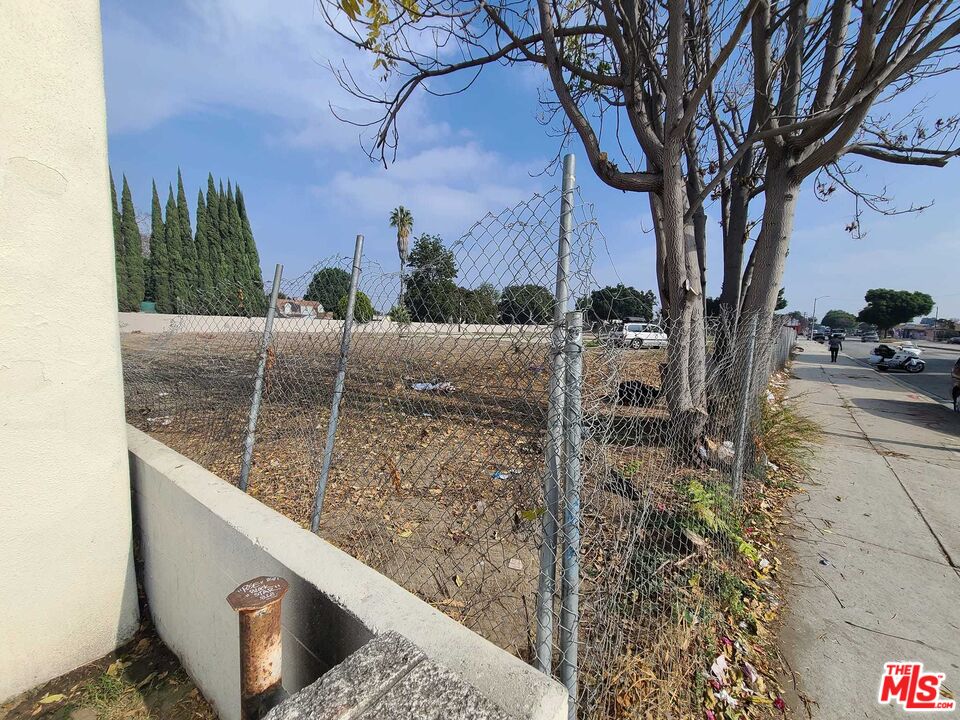 1005 Rosecrans Avenue Compton, CA 90221 - Photo 4 of 15